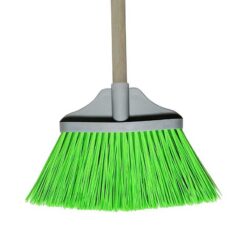 ESCOBA PARA ESTABLO DE FIBRA CORTA CON PALO DE MADERA Marjoman Distribution comprar equipación equitación España
